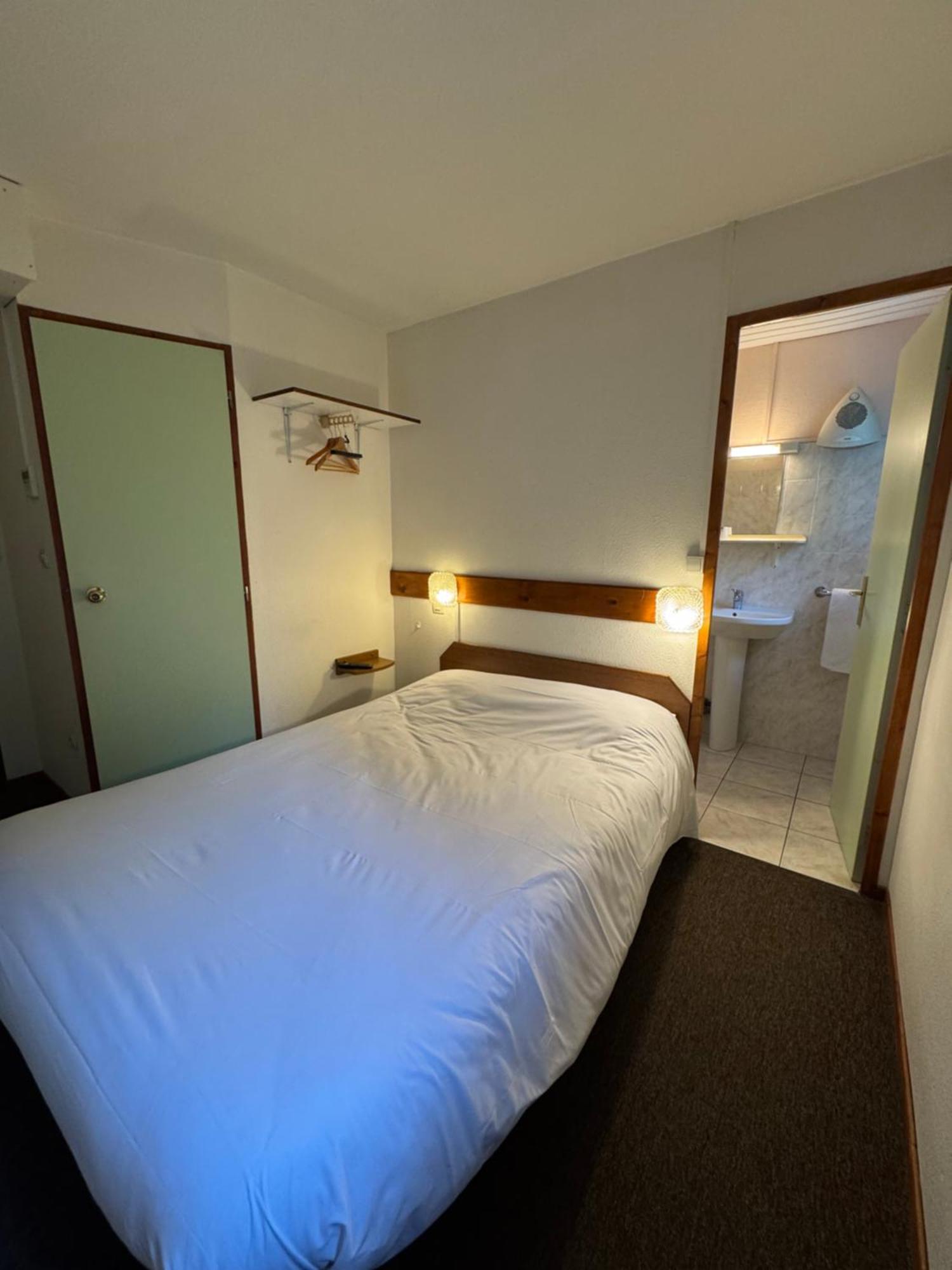 Symp'Hotel Nivolas-Vermelle Екстер'єр фото